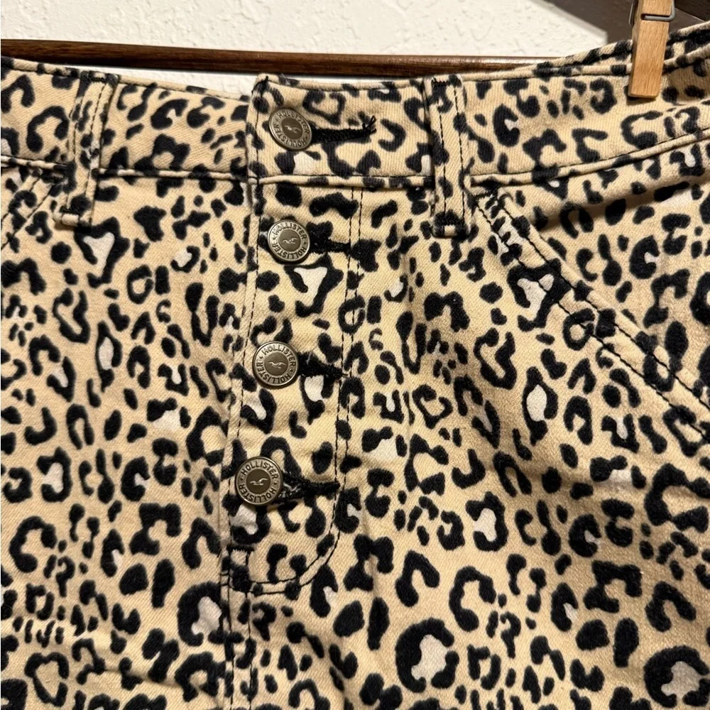 Hollister Ultra High Rise Leopard Print Button Front Mini Skirt Size 1 (25) Nude